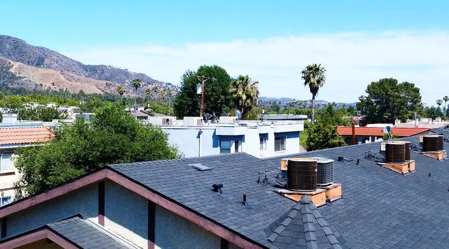 Work by American Roofing Pro in Northridge, California